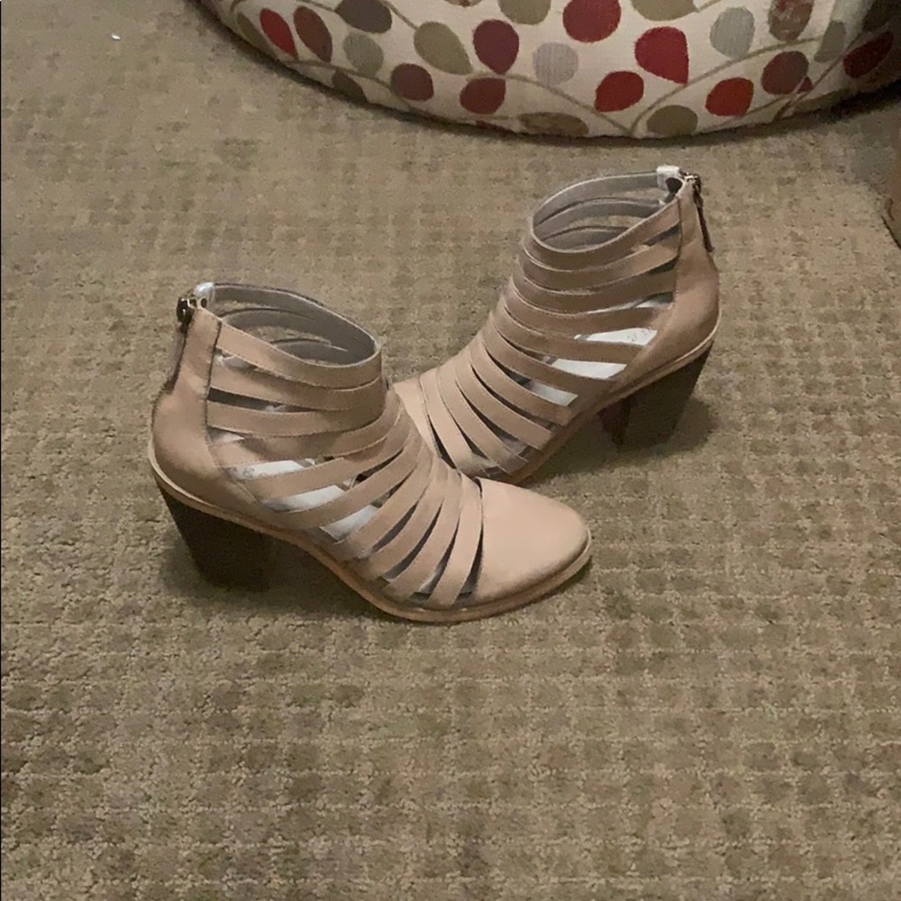 Hinge strapped booties cream leather